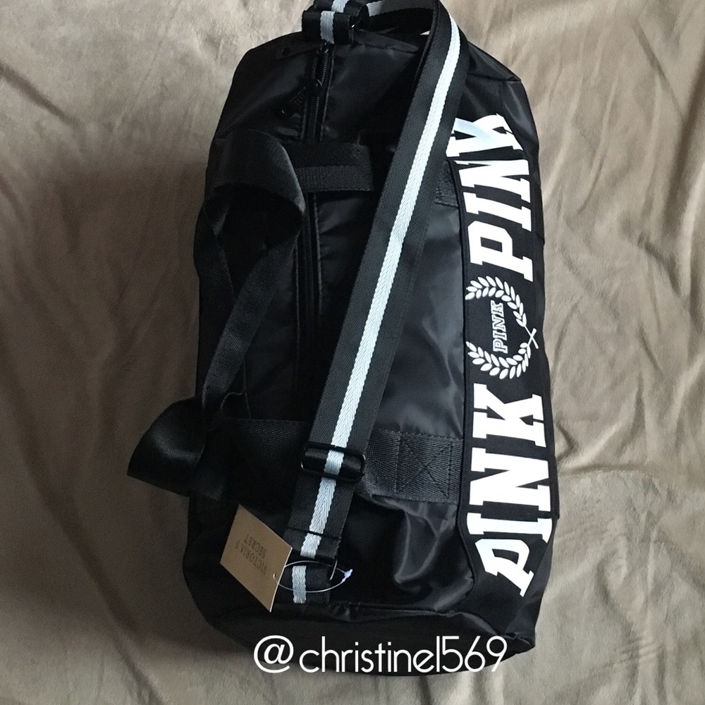 🆕VICTORIA’S SECRET Gym/Duffle Bag - Picture 2 of 3